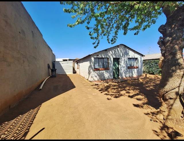 2 BEDROOM HOUSE FOR SALE IN MAPETLA